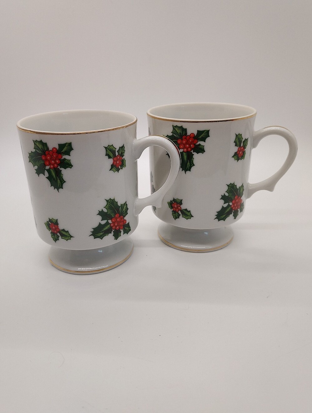 Vintage Lefton 8oz Christmas Holly Berry Footed Porcelain Coffee Mug Cups (2)
